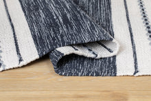 Sund Havsblå - Garnmatta - K/M Carpets | Mattfabriken