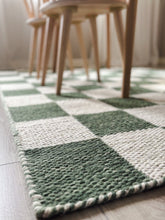 Chessie Smaragdgrön - Handvävd Ullmatta - KM Home | Mattfabriken