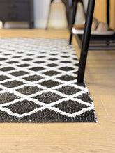 Hilma Wave Svart - Plastmatta - KM Home | Mattfabriken