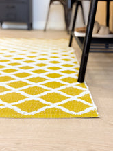Hilma Wave Gul - Stor Plastmatta - KM Home | Mattfabriken