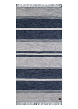 Vindö Denimblå - Handvävd Trasmatta - K/M Carpets | Mattfabriken