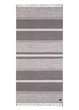 Vindö Grå - Handvävd Trasmatta - K/M Carpets | Mattfabriken