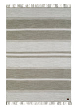 Vindö Olivgrön - Handvävd Trasmatta - K/M Carpets | Mattfabriken